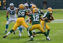 David Bakhtiari takker af i Green Bay