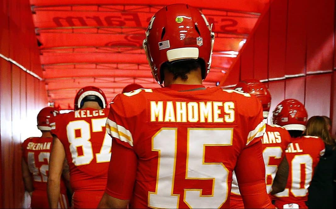 mahomes-chiefs-tunnel