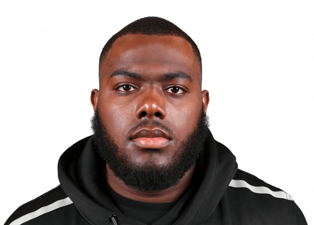 Andrew Thomas headshot